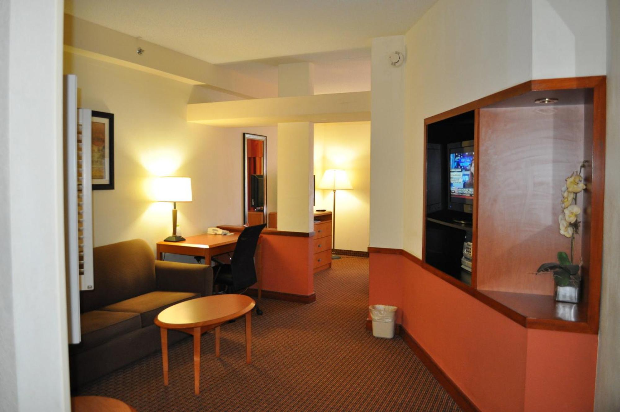 Holiday Inn Express Williamston By Ihg Exterior foto